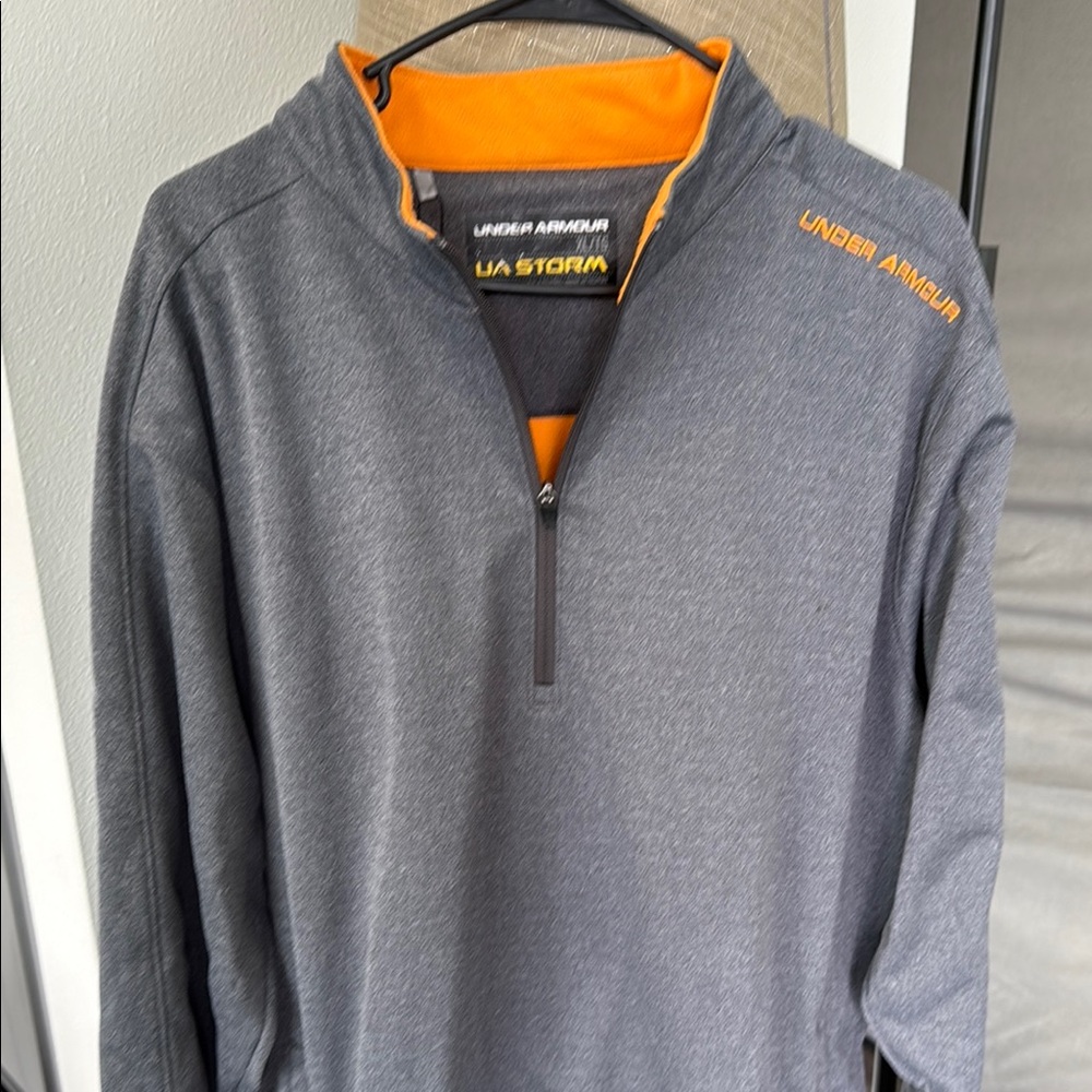 Under Armour Storm Gray & Orange Quarter-Zip Pullover – Men’s XL – Regular Fit